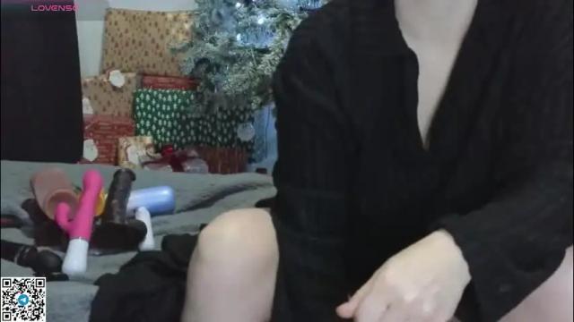 Image 4 of mia_g0ld Stream on Chaturbate on 1 month ago