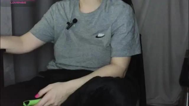 Image 4 of mia_g0ld Stream on Chaturbate on 13 days ago