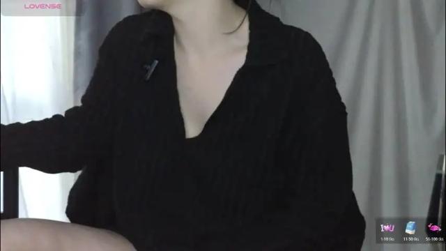Image 3 of mia_g0ld Stream on Chaturbate on 11 days ago