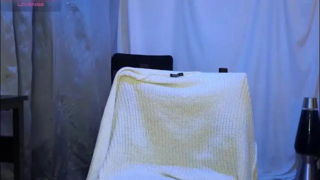 Image 12 of mia_g0ld Stream on Chaturbate on 6 days ago