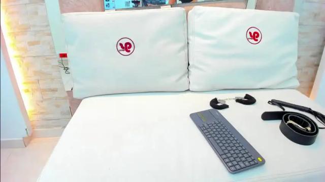 Image 8 of mia_gracce Stream on Chaturbate on 13 months ago