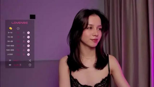 Image 3 of mia_hetty Stream on Chaturbate on 27 days ago