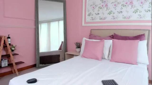 Image 3 of mia_hill___ Stream on Chaturbate on 1 month ago