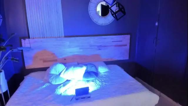 Image 2 of mia_jagger Stream on Chaturbate on 2 months ago