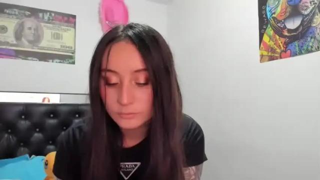Image 12 of mia_kanee Stream on Chaturbate on 14 months ago