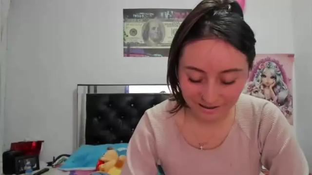 Image 3 of mia_kanee Stream on Chaturbate on 14 months ago