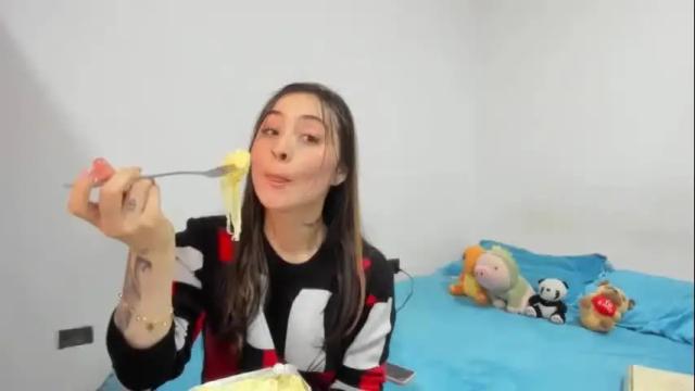 Image 7 of mia_kanee Stream on Chaturbate on 25 days ago