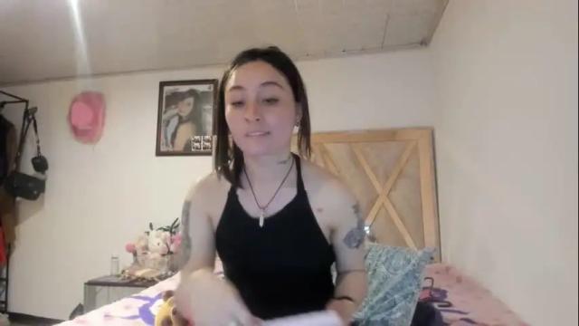 Image 3 of mia_kanee Stream on Chaturbate on 1 month ago