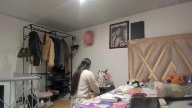 Image 3 of mia_kanee Stream on Chaturbate on 29 days ago