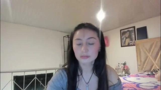 Image 3 of mia_kanee Stream on Chaturbate on 8 days ago