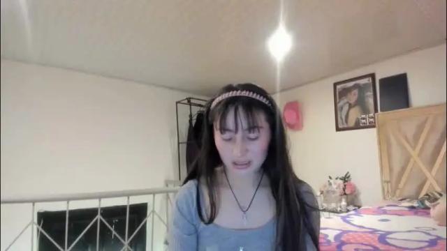 Image 4 of mia_kanee Stream on Chaturbate on 8 days ago