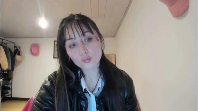 Image 3 of mia_kanee Stream on Chaturbate on 6 days ago