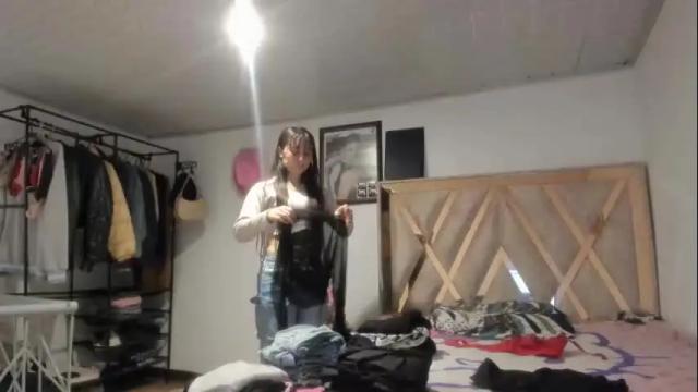 Image 7 of mia_kanee Stream on Chaturbate on 3 days ago