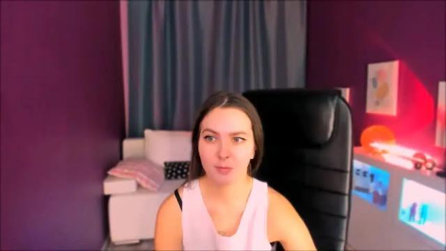 Image 11 of mia_lamberg Stream on Chaturbate on 19 months ago