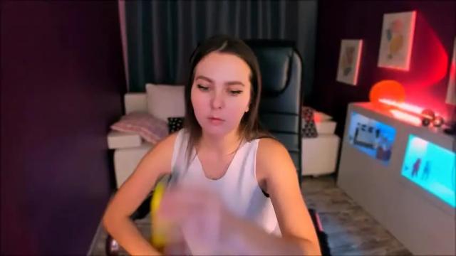 Image 6 of mia_lamberg Stream on Chaturbate on 19 months ago