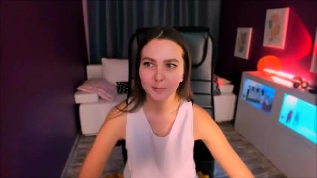 Image 7 of mia_lamberg Stream on Chaturbate on 19 months ago