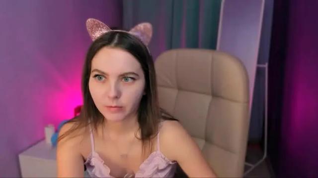 Image 4 of mia_lamberg Stream on Chaturbate on 19 months ago