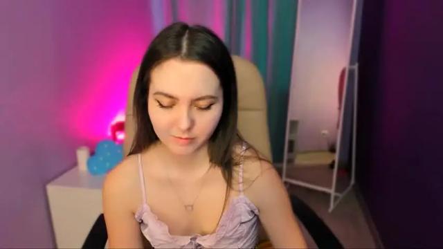Image 12 of mia_lamberg Stream on Chaturbate on 16 months ago