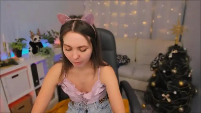 Image 10 of mia_lamberg Stream on Chaturbate on 18 months ago