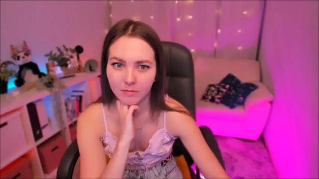 Image 4 of mia_lamberg Stream on Chaturbate on 18 months ago