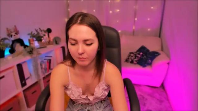 Image 8 of mia_lamberg Stream on Chaturbate on 18 months ago