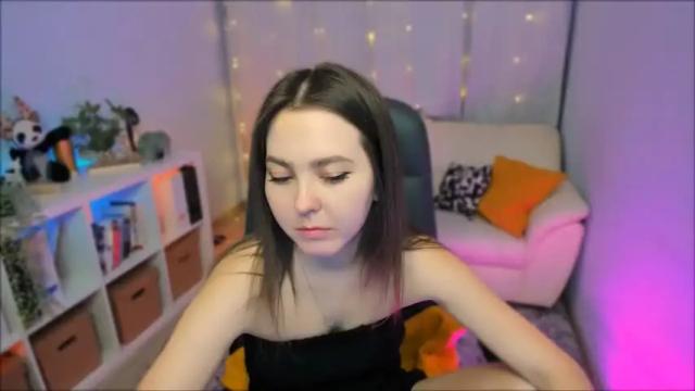 Image 3 of mia_lamberg Stream on Chaturbate on 17 months ago