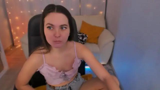 Image 12 of mia_lamberg Stream on Chaturbate on 16 months ago
