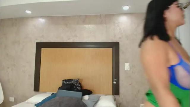 Image 4 of mia_lopez52 Stream on Chaturbate on 1 month ago