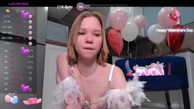 Image 3 of mia_loveu_ Stream on Chaturbate on 15 months ago