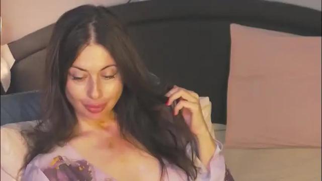 Image 2 of mia_lovi Stream on Chaturbate on 2 months ago