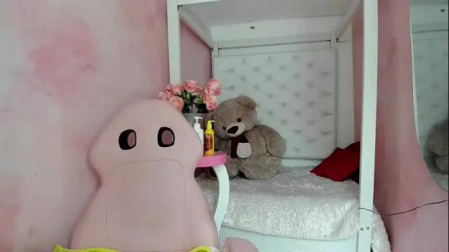 Image 3 of mia_mala Stream on Chaturbate on 22 days ago