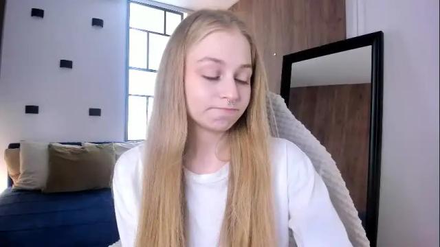 Image 4 of mia_meows Stream on Chaturbate on 23 days ago