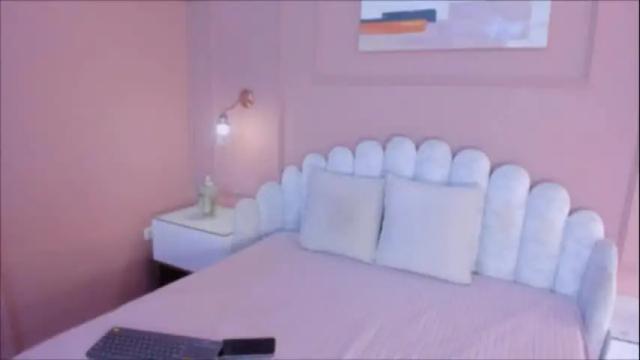 Image 2 of mia_mileer Stream on Chaturbate on 19 days ago