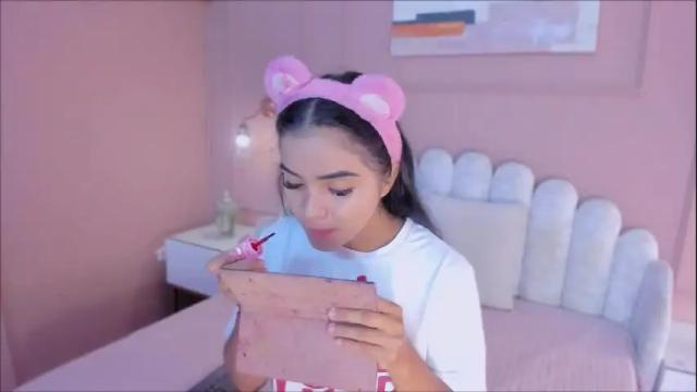 Image 4 of mia_mileer Stream on Chaturbate on 19 days ago