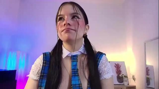 Image 3 of mia_moralez Stream on Chaturbate on 1 month ago