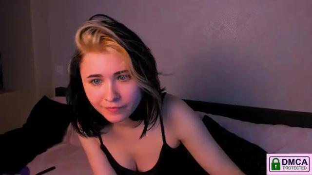 Image 3 of mia_muah Stream on Chaturbate on 20 months ago