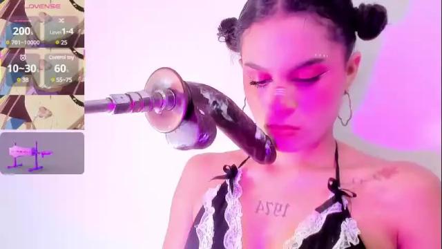 Image 12 of mia_novoa_1 Stream on Chaturbate on 9 days ago