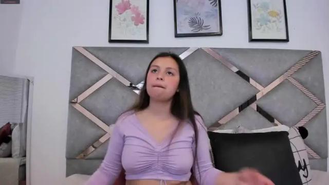 Image 12 of mia_paiige Stream on Chaturbate on 19 months ago
