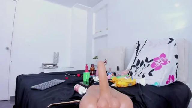 Image 4 of mia_pearls Stream on Chaturbate on 13 months ago