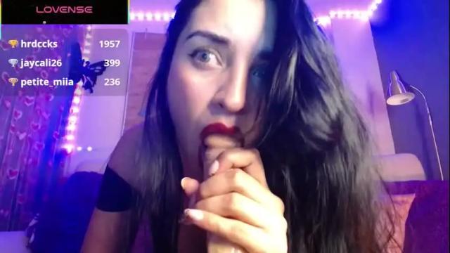 Image 12 of mia_petitebaby Stream on Chaturbate on 3 months ago