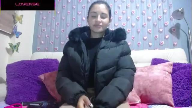 Image 3 of mia_petitebaby Stream on Chaturbate on 2 months ago