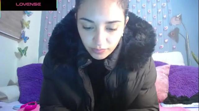 Image 4 of mia_petitebaby Stream on Chaturbate on 2 months ago