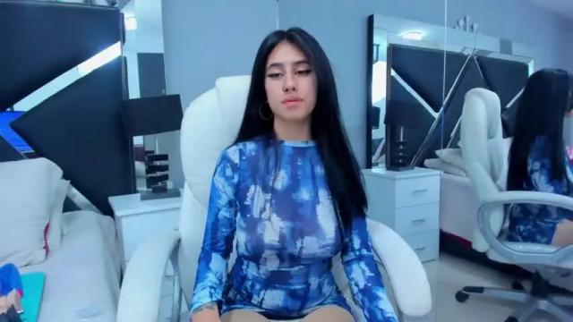 Image 3 of mia_ramirezx Stream on Chaturbate on 17 months ago