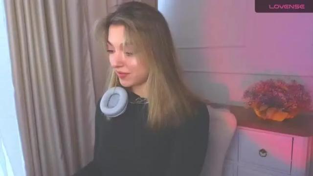 Image 11 of mia_rid Stream on Chaturbate on 25 months ago