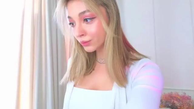 Image 3 of mia_rid Stream on Chaturbate on 25 months ago