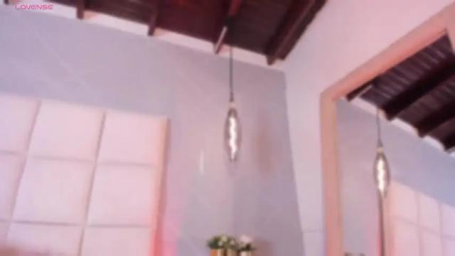 Image 2 of mia_roldann Stream on Chaturbate on 13 months ago