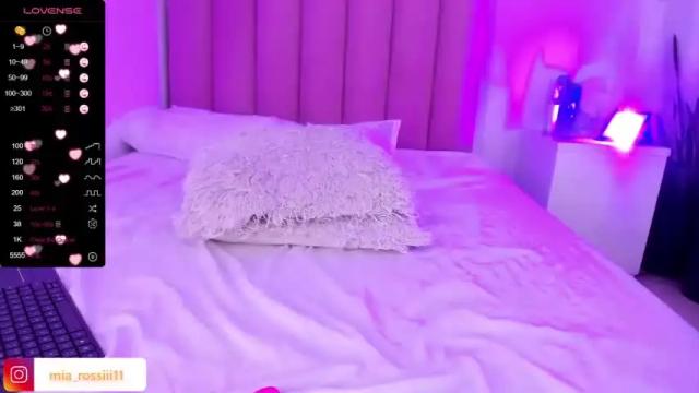 Image 10 of mia_rossii_ Stream on Chaturbate on 19 months ago
