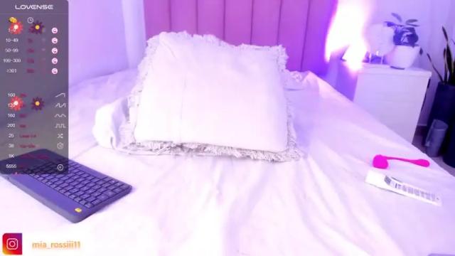 Image 6 of mia_rossii_ Stream on Chaturbate on 18 months ago
