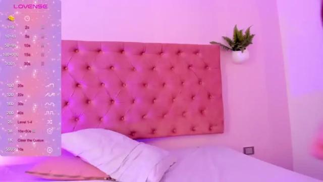 Image 12 of mia_rossii_ Stream on Chaturbate on 18 months ago