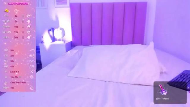 Image 2 of mia_rossii_ Stream on Chaturbate on 16 months ago